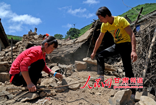 甘肃岷县漳县6.6级地震致陇南受灾严重 急需救援物资