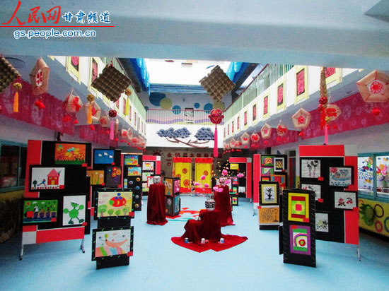 永靖县太极幼儿园举行迎新年美工作品展
