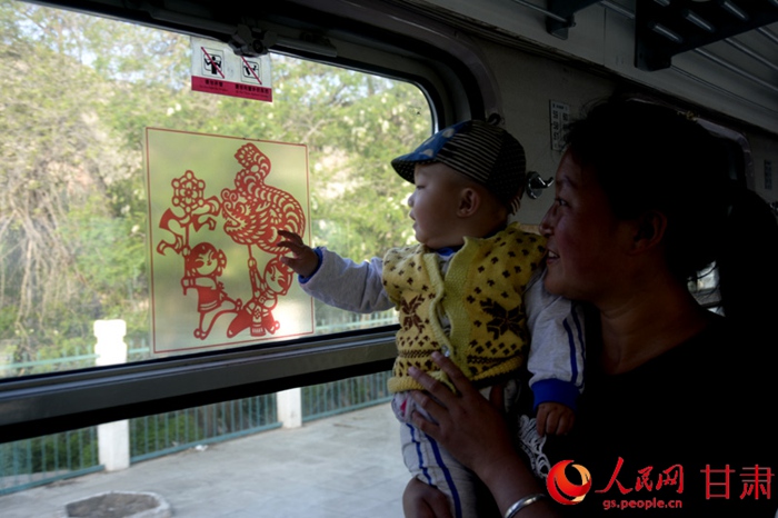 昔日小慢车变身文化绿洲