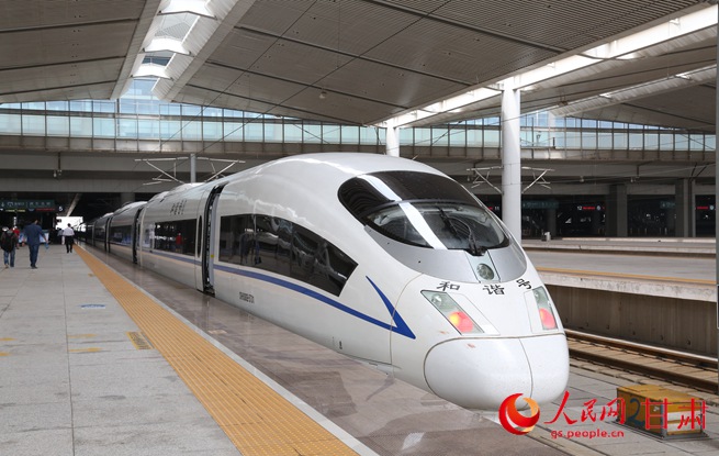 crh380b型动车组成功"试跑"宝兰高铁