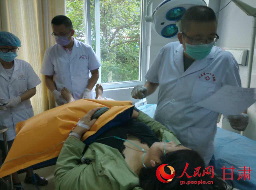 甘肃支援四川九寨沟县7.0级地震灾区医护人员