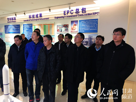 在甘挂职干部开展省情考察 对接扶贫项目