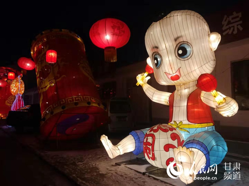 1月17日晚，第二屆甘肅永登“紅市花燈”文化旅游節拉開帷幕，圖為開幕式現場。（永登縣委宣傳部供圖）