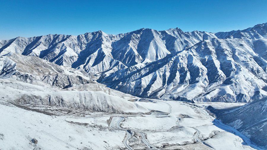 甘肅肅南：祁連山國家公園雪后更添魅力。 武雪峰、安維斌、華丹嘉措攝
