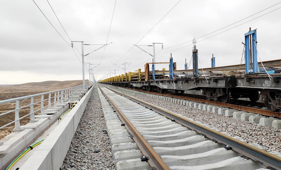 中蘭鐵路預計年底建成通車，中衛至蘭州1小時可達。蘭州鐵路局供圖