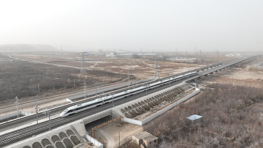 銀蘭高鐵中蘭段全線拉通試驗順利完成。中國鐵路蘭州局集團有限公司供圖