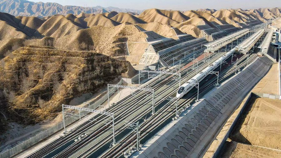 銀川至蘭州高鐵今日全線開通運行。中國鐵路蘭州局集團有限公司供圖