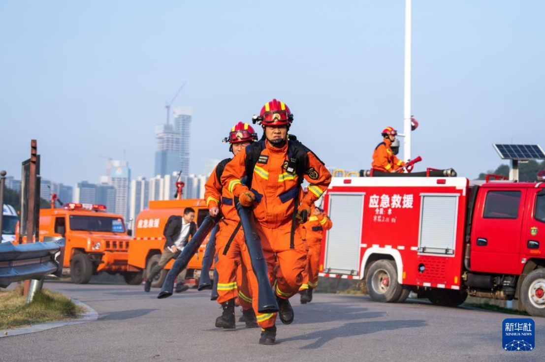 長沙舉行秋冬季森林消防應急救援演練