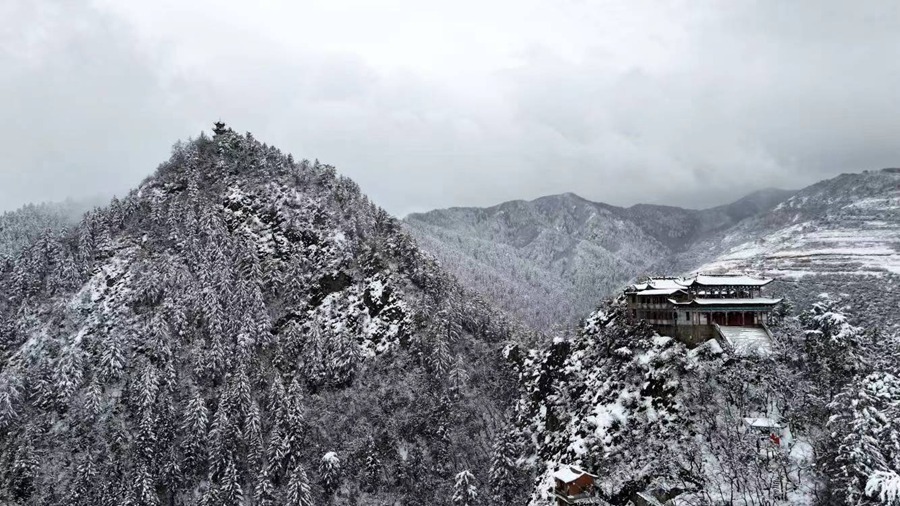 3月24日，榆中县迎来春雪。赵相军 赵相升摄