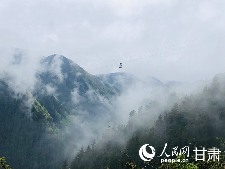 雨后兴隆山云烟氤氲宛如画卷