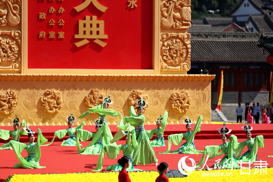 公祭大典现场。人民网记者 焦隆摄