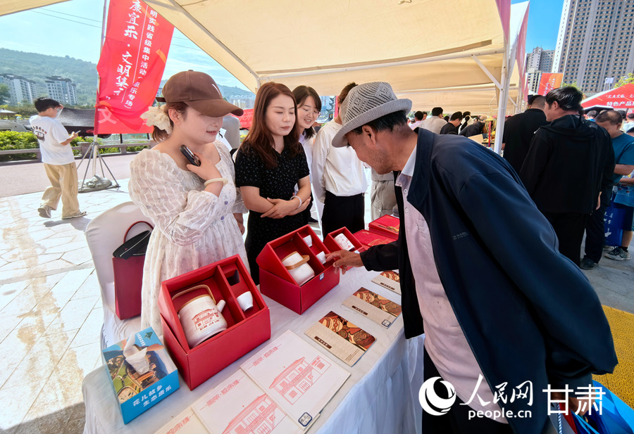 康乐县:赶“文明大集” 享暖心服务【7】