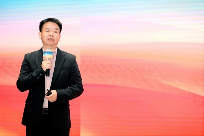 文旅部鄉村公共文化研究院學術委員、浙江旅游科學研究院院長張曉峰發表主旨演講。主辦方供圖