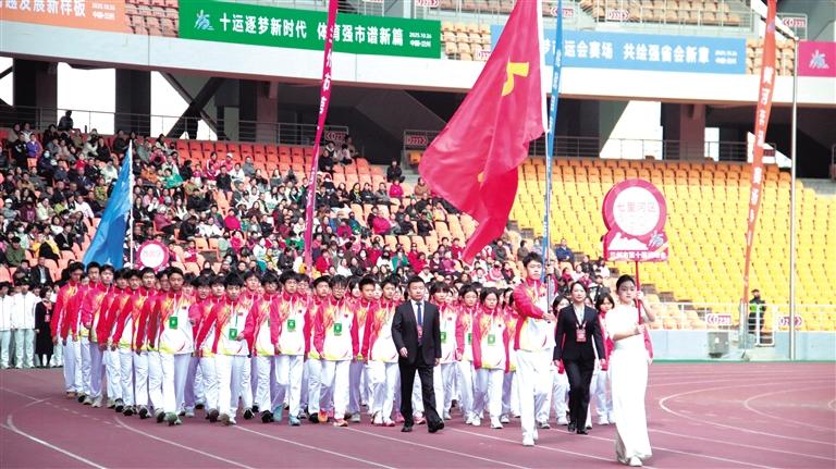 图为七里河区代表团入场。兰州日报记者 刘宝丽 摄