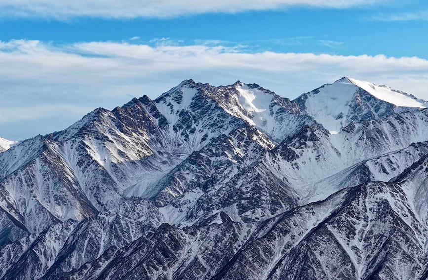 祁连秘境 冬日巴尔斯雪山壮美如画