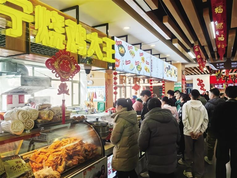 服務區內的風味市集