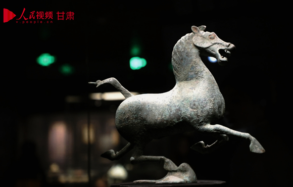 新春走基层｜文物里的奔腾美学