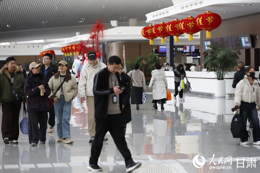 兰州中川国际机场T3航站楼。人民网记者 焦隆摄