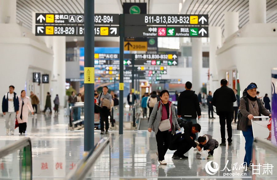 兰州中川国际机场T3航站楼。人民网记者 焦隆摄