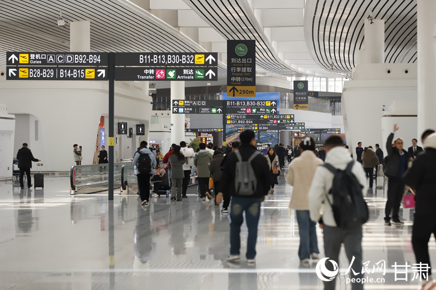 兰州中川国际机场T3航站楼。人民网记者 焦隆摄