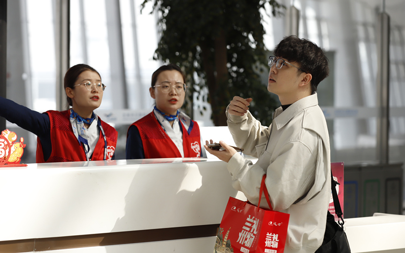 空港“智”变，如意甘肃腾飞新丝路