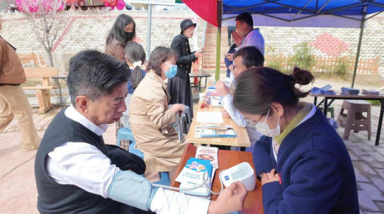 义诊现场。临夏县委宣传部供图