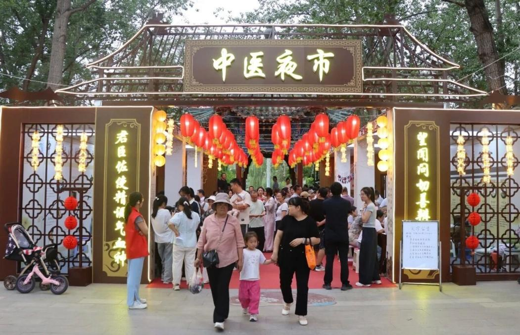 白银区中医夜市。白银区融媒体中心供图