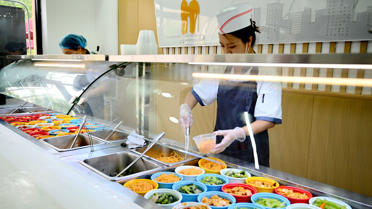 行进中国｜在幸福食堂乐享好“食”光