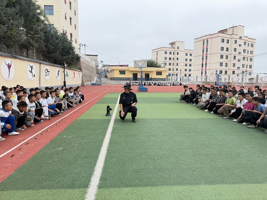 入学军训。东乡县委宣传部供图