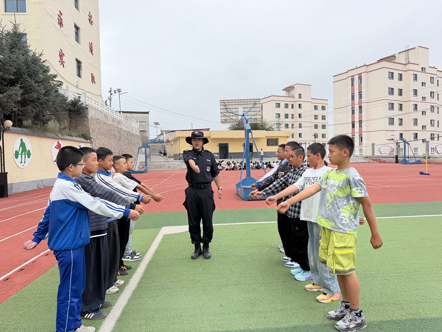 入学军训。东乡县委宣传部供图
