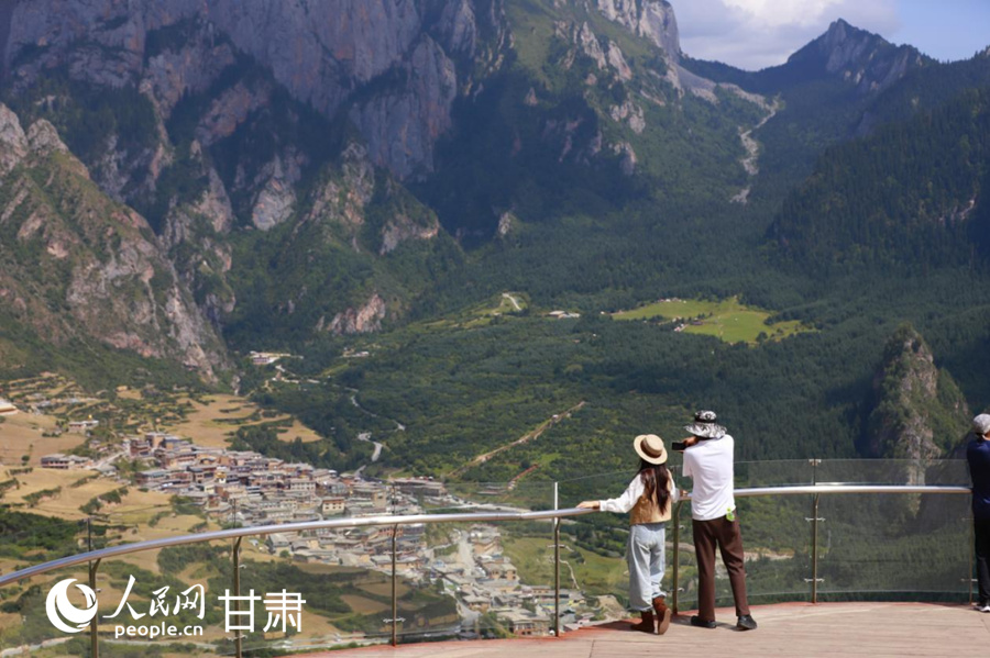 扎尕那景區。人民網 席娟娟攝