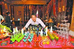 朱芳雨酒吧开张投资400万 拿亚运夺冠揽客人