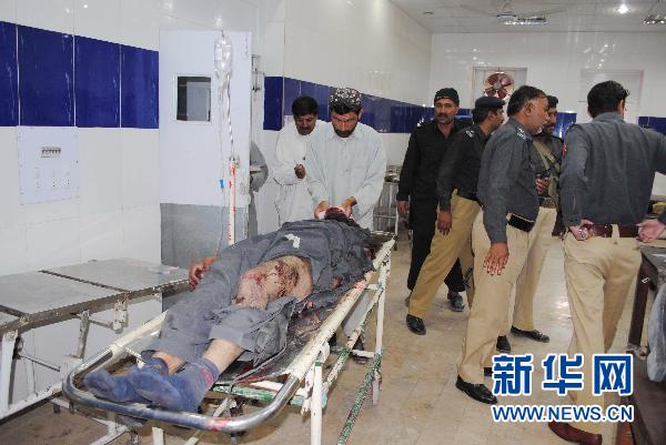 死人口里含什么_死人花圈图片(2)