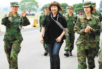 伊之美内衣怎麽样_伊之美内衣睡裙系列来袭 打造女性性感魅力(3)